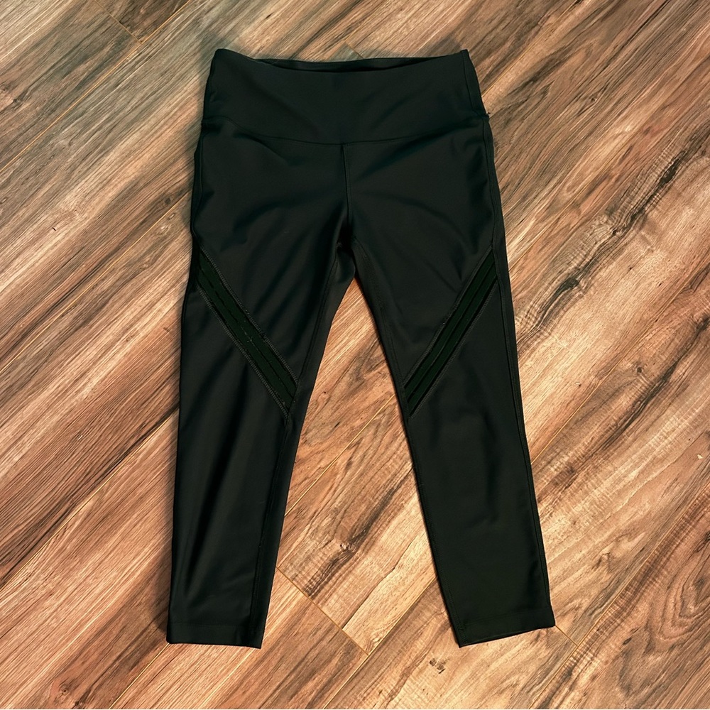 black workout leggings